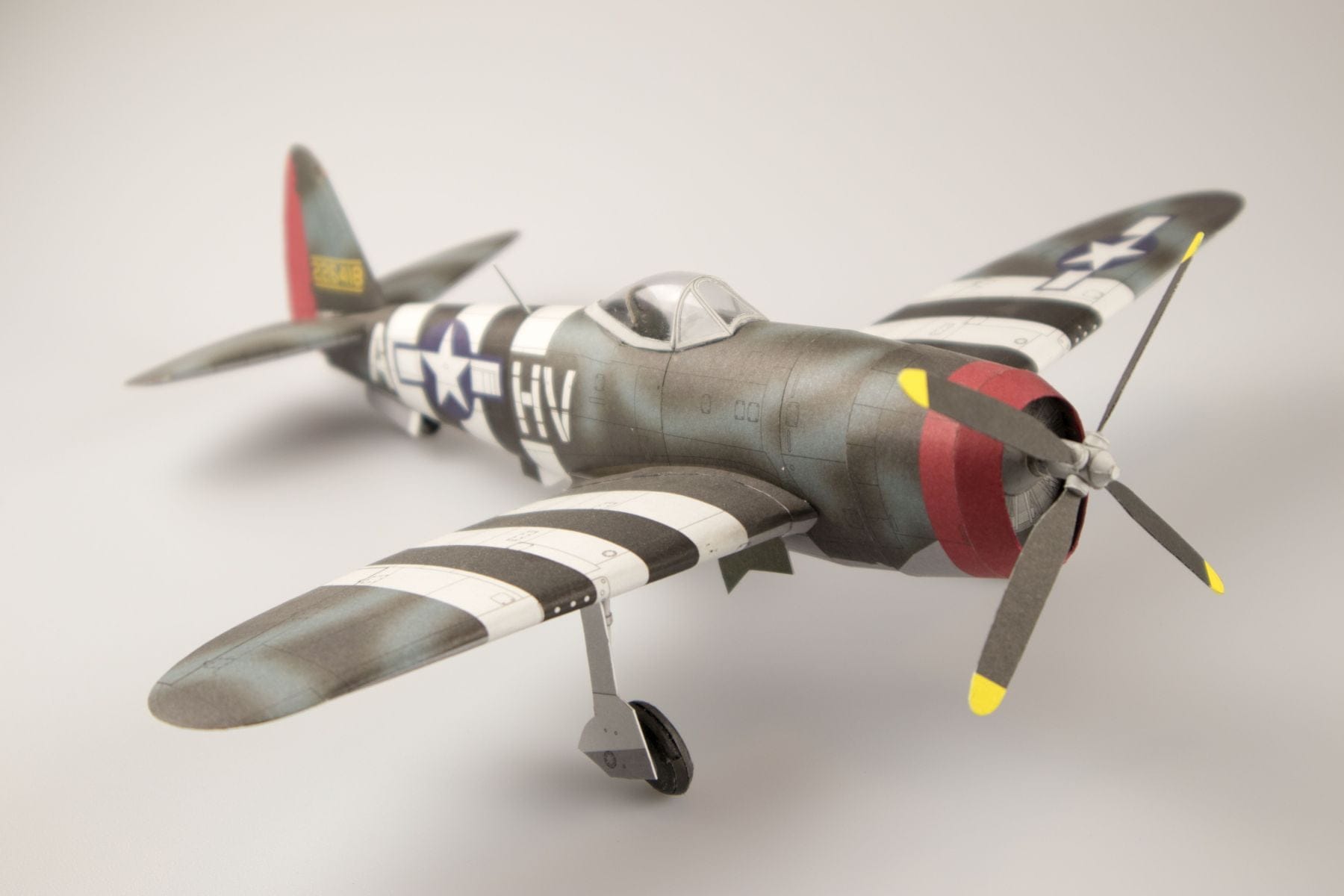 P-47 Thunderbolt - Legenda Amerykańskiego Myśliwca